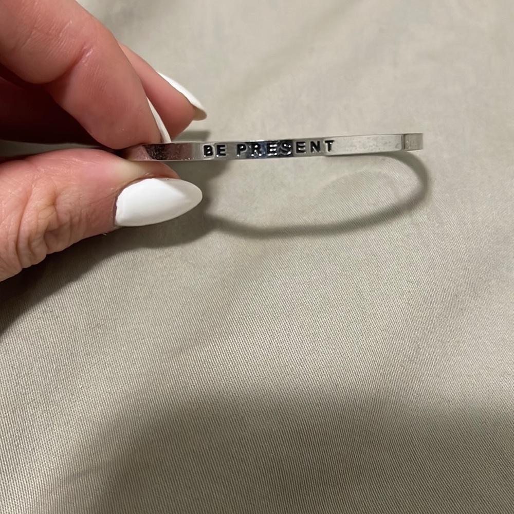 Mantraband “Be Present” silver